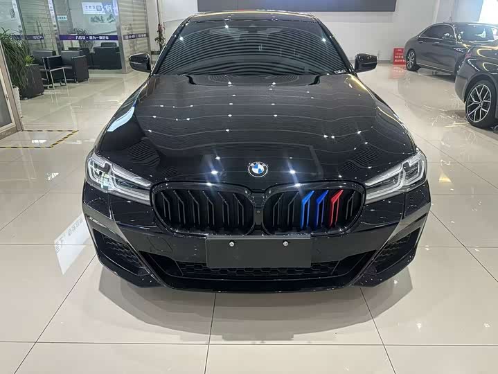 Фото 2 - BMW 5 Series