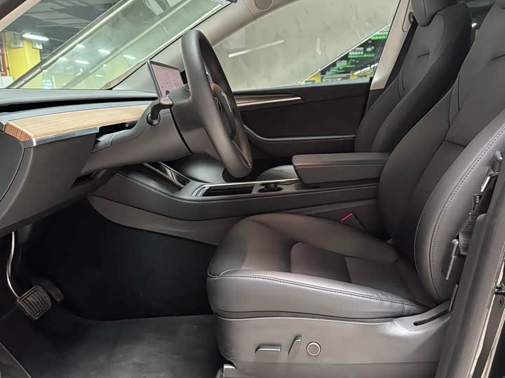 Tesla Model Y 2022 2022款 长续航全轮驱动版