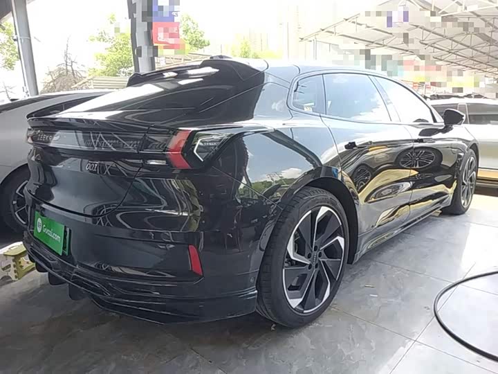 صورة 7 - Zeekr 001