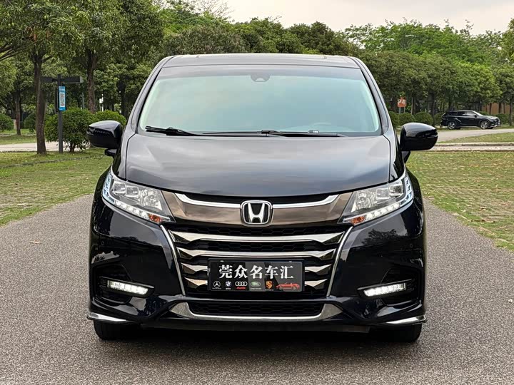 Фото 3 - Honda Odyssey