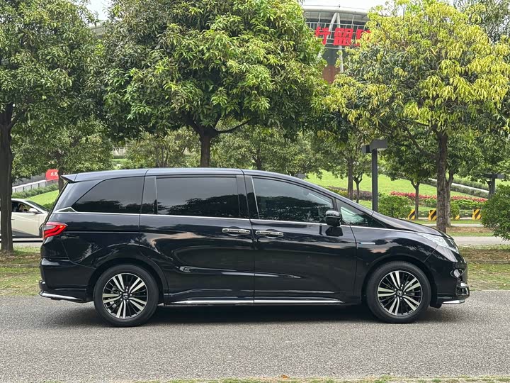 Фото 4 - Honda Odyssey
