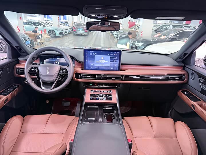 Zdjęcie 8 - Lincoln Aviator