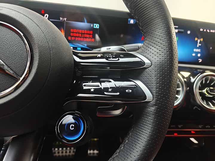صورة 9 - Mercedes-Benz A-Class AMG
