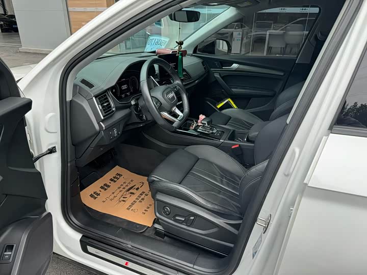 Zdjęcie 4 - Audi Q5L