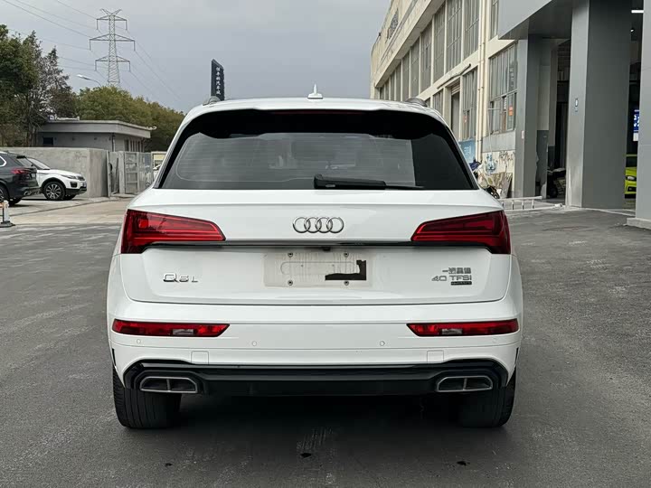 Zdjęcie 8 - Audi Q5L