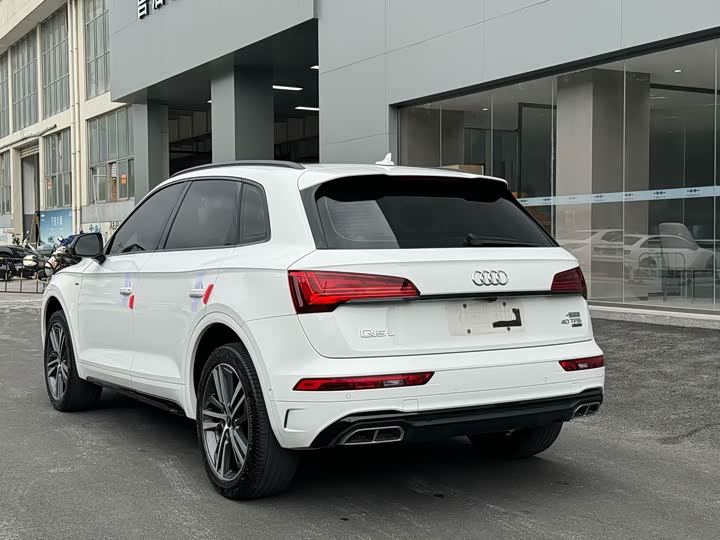 Zdjęcie 9 - Audi Q5L