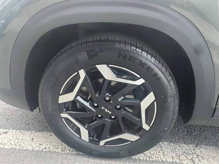 Kia Seltos 2023 2023款 1.5L CVT尊贵版