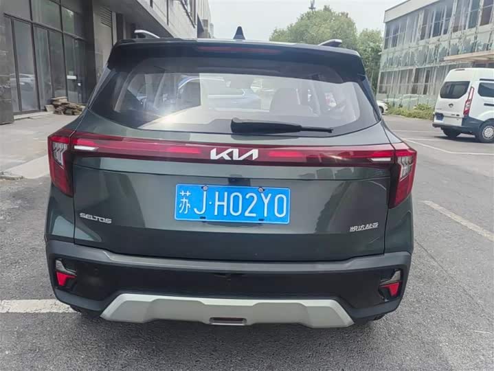 Kia Seltos 2023 2023款 1.5L CVT尊贵版