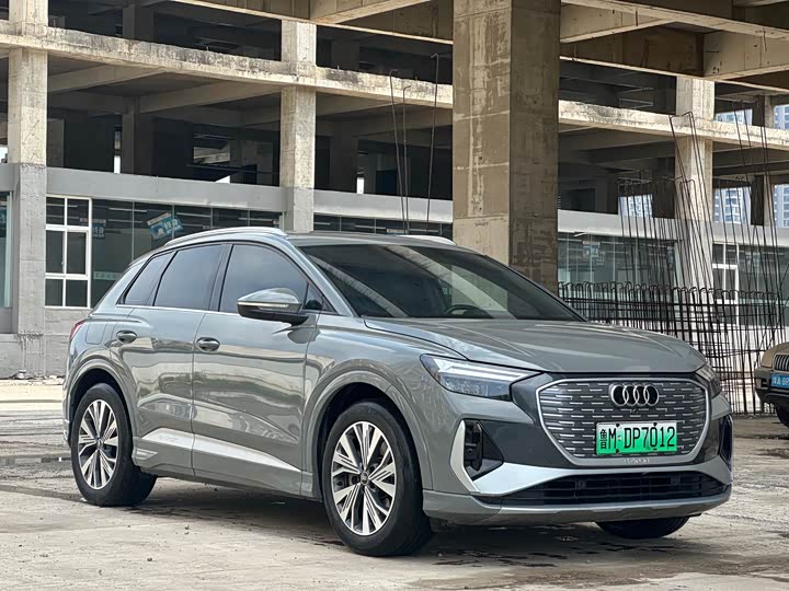 Photo 1 - Audi Q4 e-tron