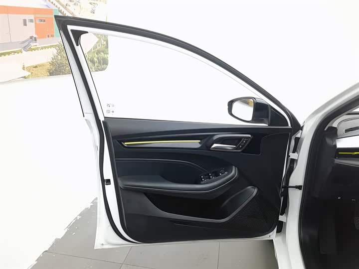 Photo 8 - Roewe i5