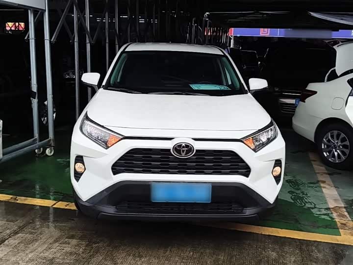 Photo 3 - Toyota RAV4