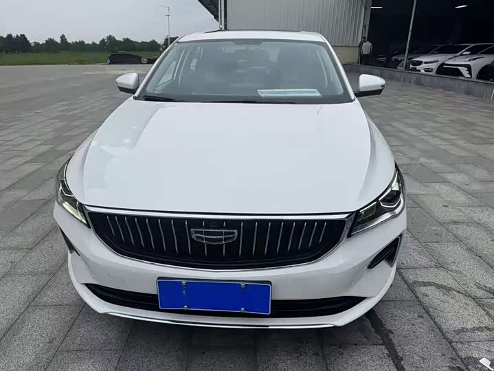 Фото 2 - Geely Emgrand