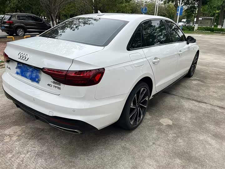 Фото 9 - Audi A4L
