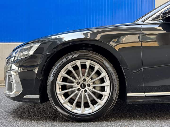Audi A8 2025 2025款 A8L 45 TFSI quattro 豪华型