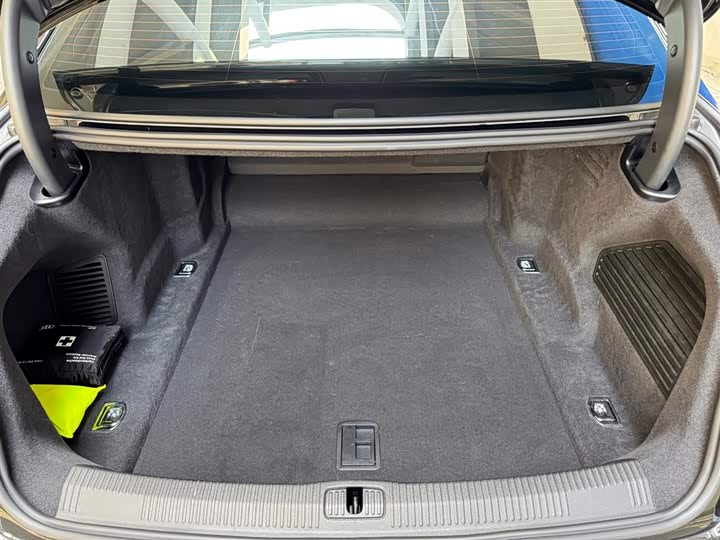 Audi A8 2025 2025款 A8L 45 TFSI quattro 豪华型