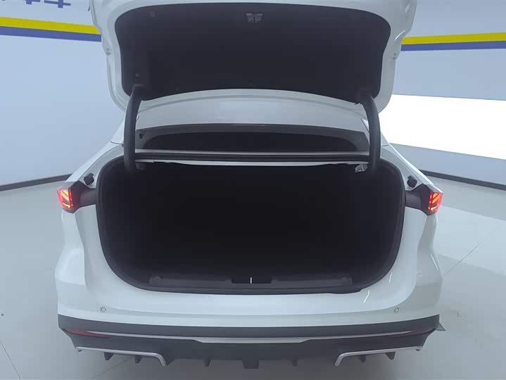 2025 Geely Galaxy L6