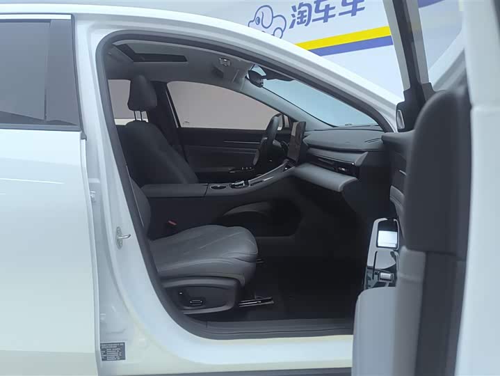 Geely Galaxy L6 2025 2025款 EM-i 140km 星舰版