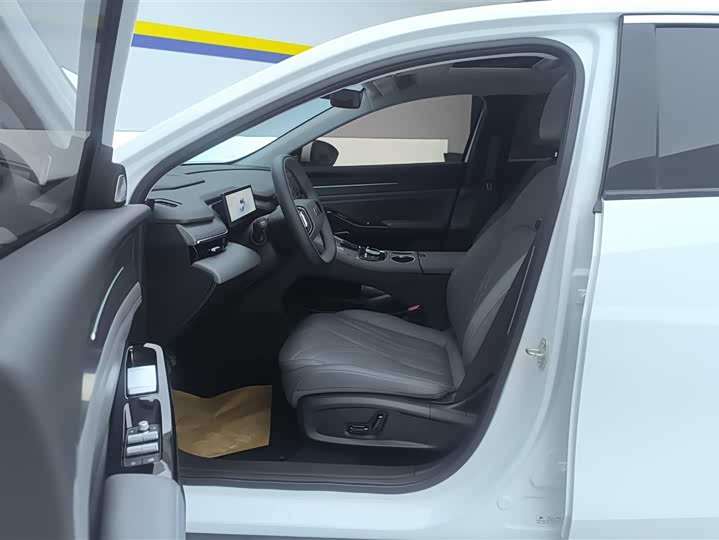Geely Galaxy L6 2025 2025款 EM-i 140km 星舰版