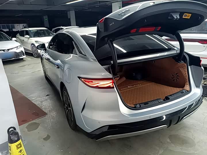 2025 BYD Han L