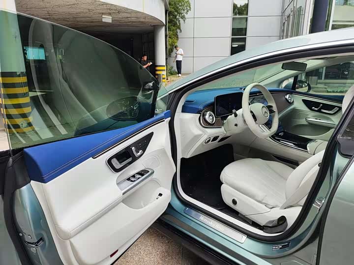 2026 Mercedes-Benz EQE
