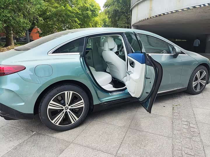2026 Mercedes-Benz EQE