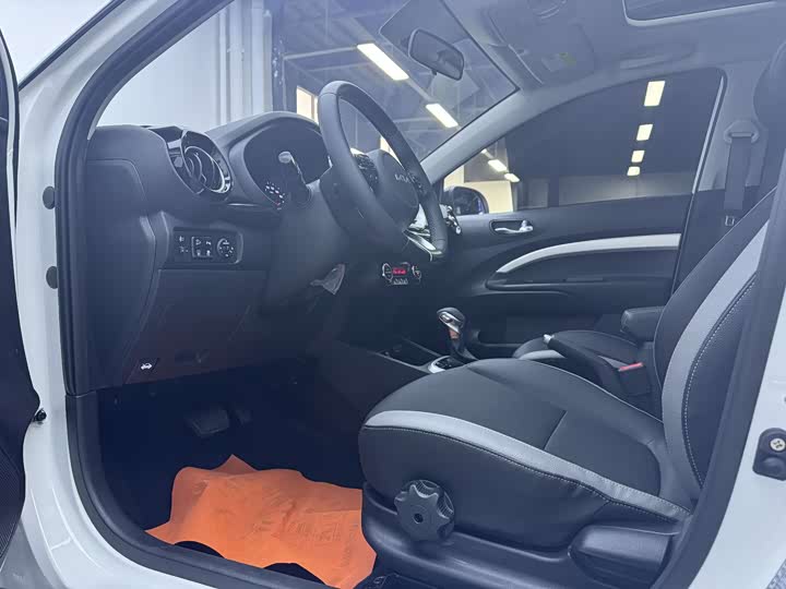 Kia KX1 2021 2021款 1.4L CVT天窗款