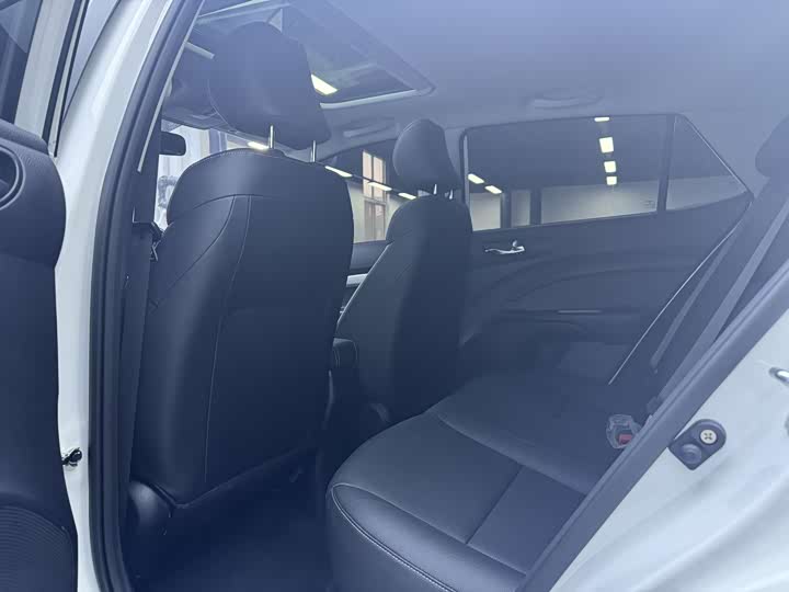 Kia KX1 2021 2021款 1.4L CVT天窗款