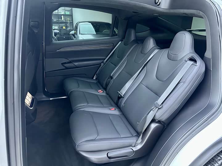 Фото 8 - Tesla Model X
