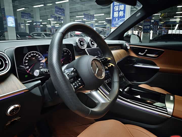 Фото 8 - Mercedes-Benz GLC-Class