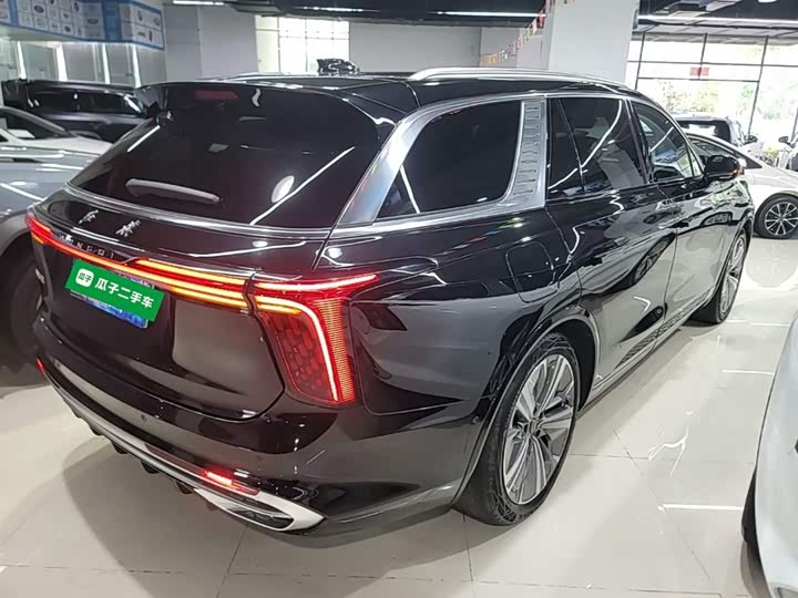صورة 7 - Hongqi E-HS9