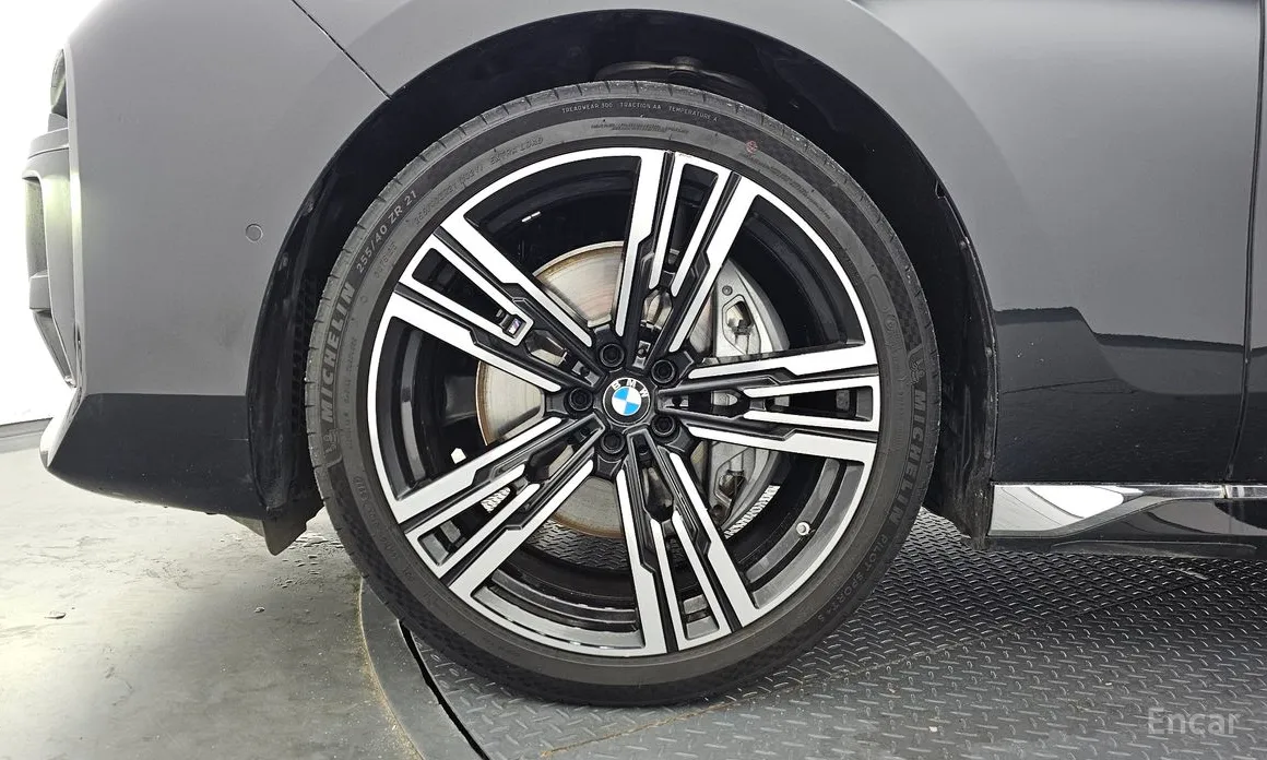 Фото 5 - BMW 7 Series