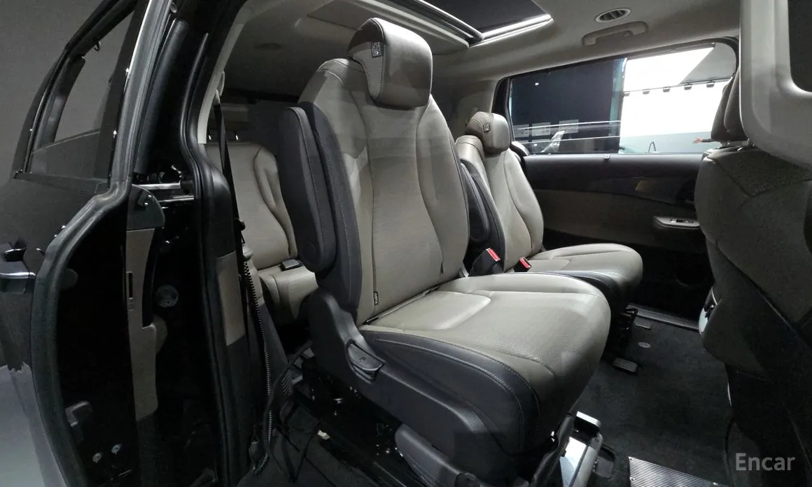 Zdjęcie 11 - Kia Carnival