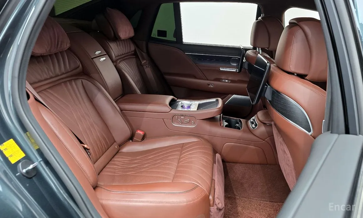 Фото 11 - Genesis G90