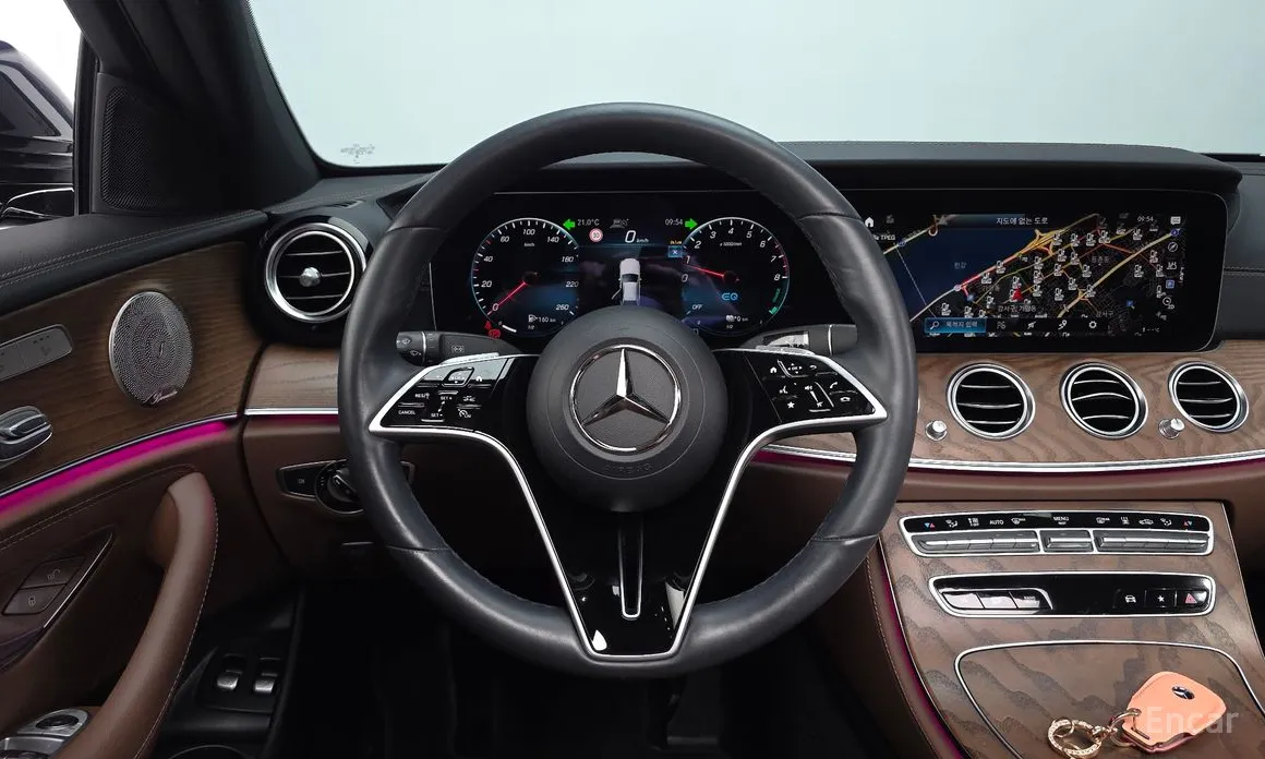 Фото 13 - Mercedes-Benz E-Class