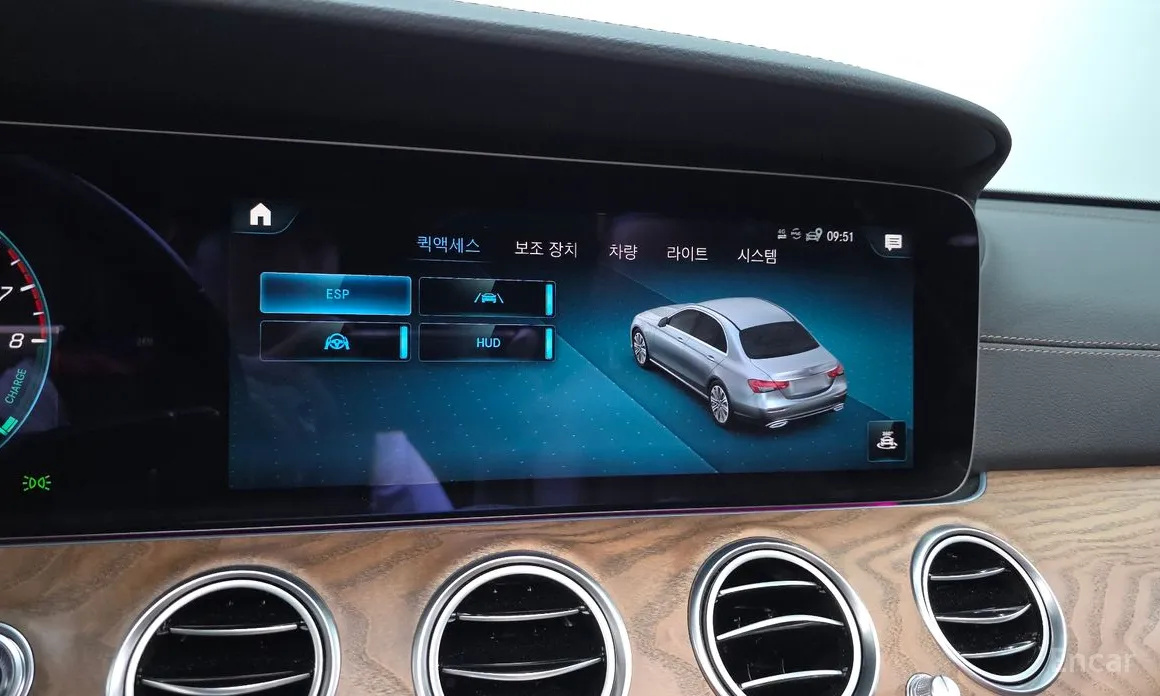 Фото 30 - Mercedes-Benz E-Class
