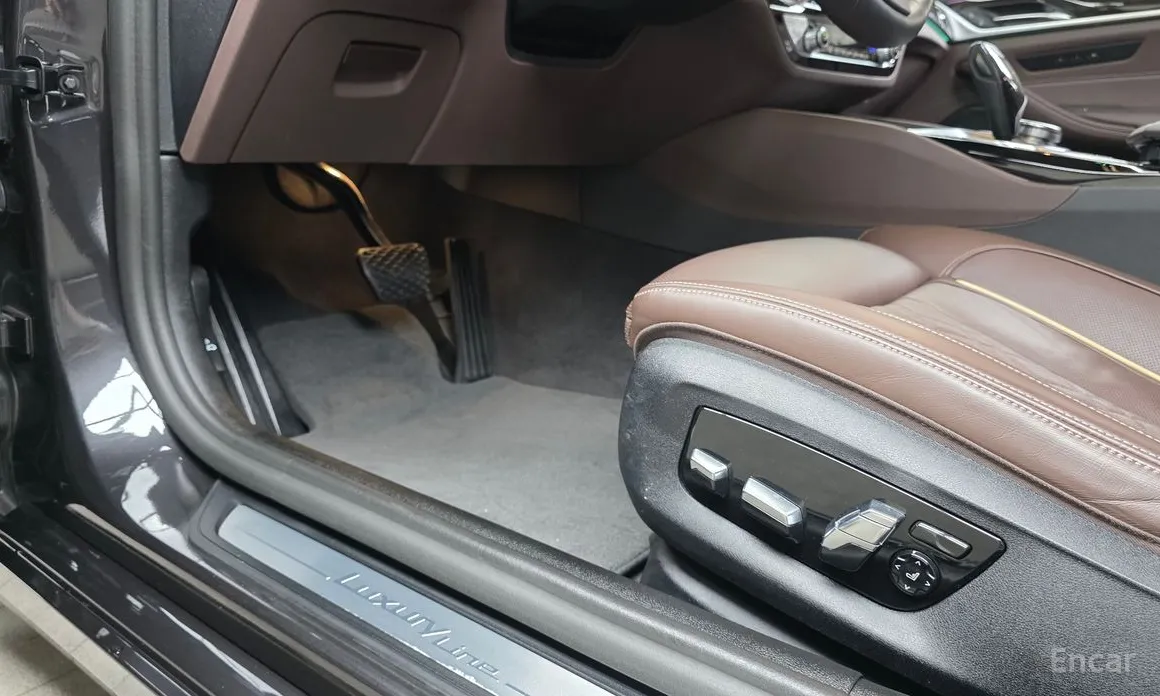 BMW 5 Series 2017 523d Luxury