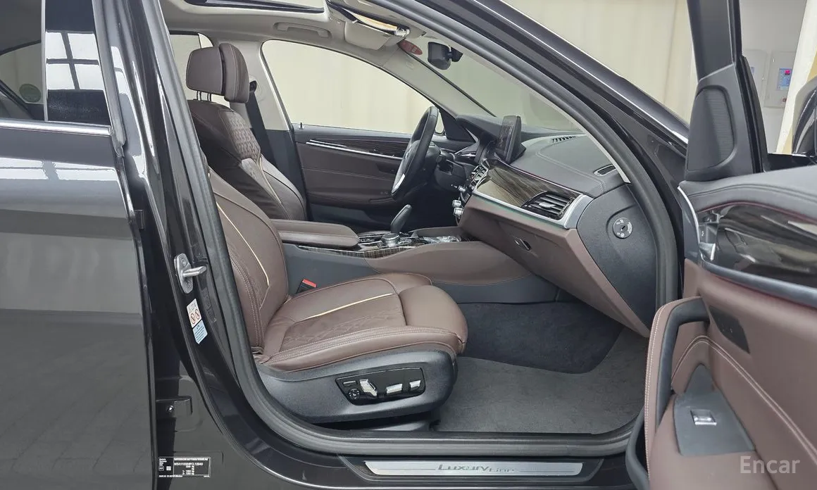 BMW 5 Series 2017 523d Luxury
