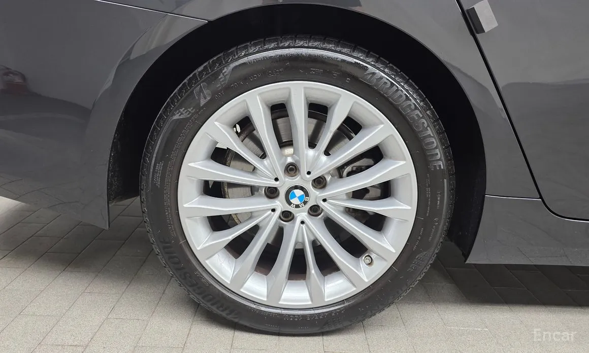 BMW 5 Series 2017 523d Luxury