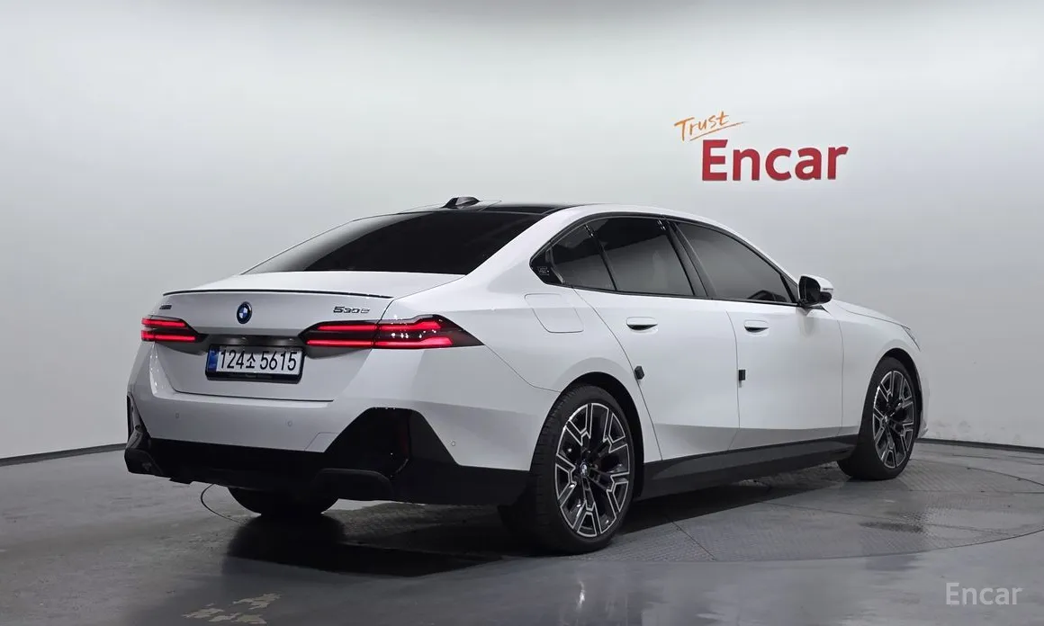 Фото 2 - BMW 5 Series