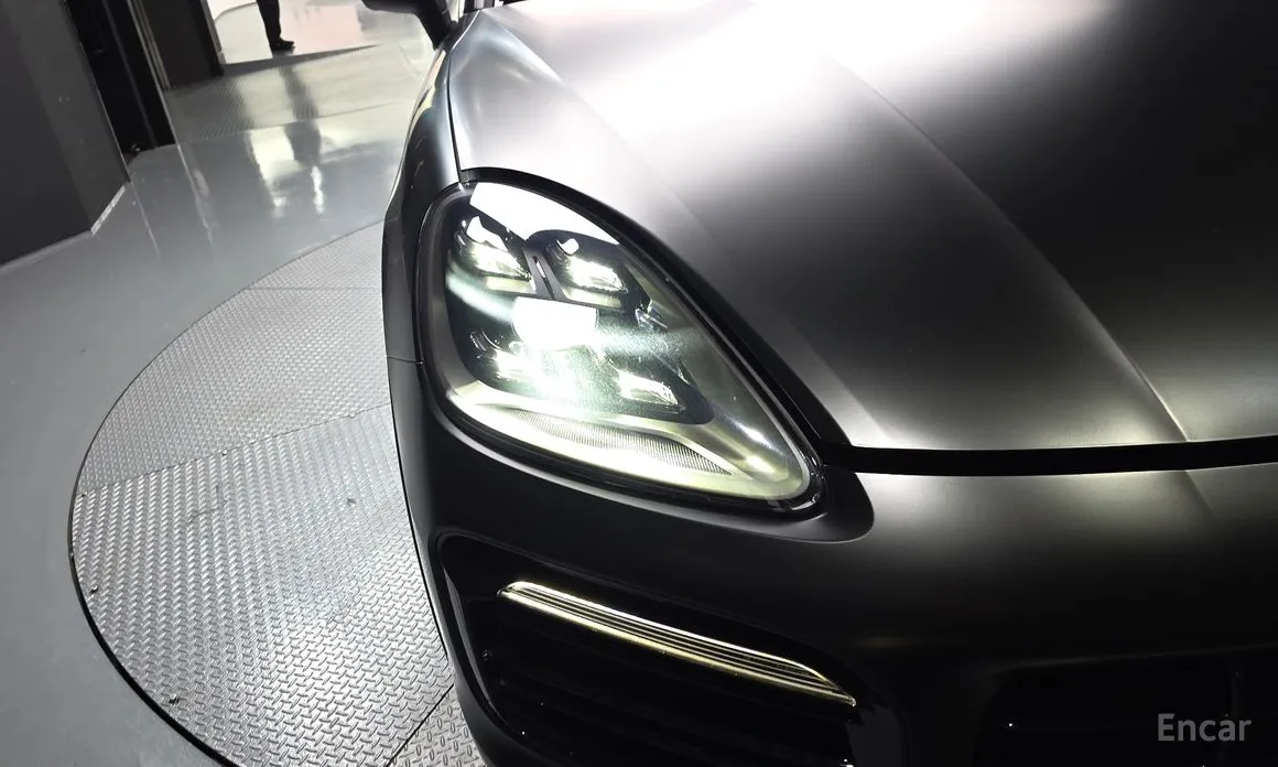 Фото 23 - Porsche Cayenne