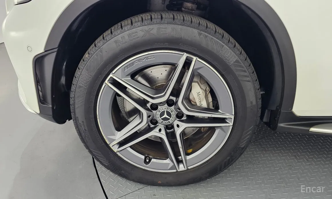 Mercedes-Benz GLC-Class 2016 GLC300e 4MATIC Coupe