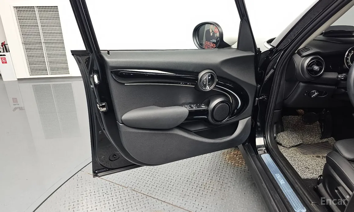 Фото 24 - Mini Cooper