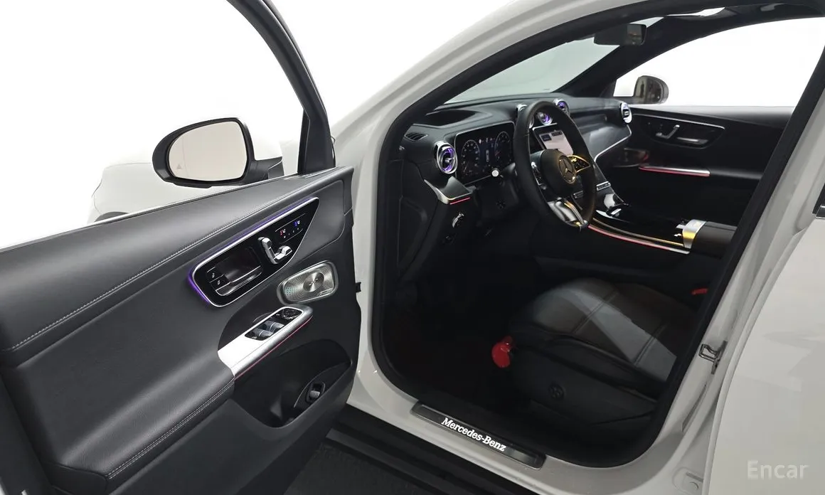 Mercedes-Benz GLC-Class 2023 GLC300 4MATIC Avnatgarde Coupe