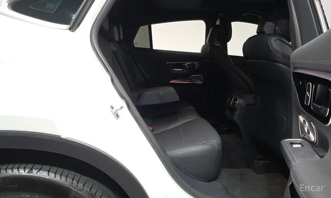 Mercedes-Benz GLC-Class 2023 GLC300 4MATIC Avnatgarde Coupe