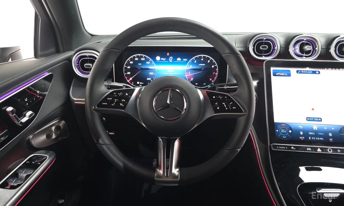 Mercedes-Benz GLC-Class 2023 GLC300 4MATIC Avnatgarde Coupe