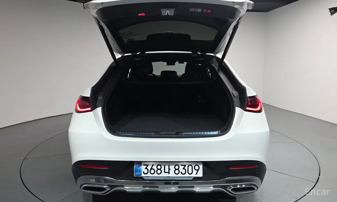 Mercedes-Benz GLC-Class 2023 GLC300 4MATIC Avnatgarde Coupe
