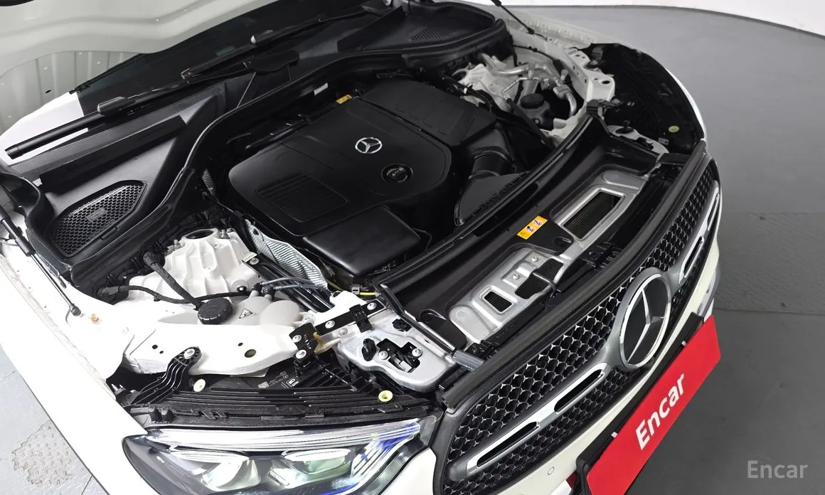 Mercedes-Benz GLC-Class 2023 GLC300 4MATIC Avnatgarde Coupe