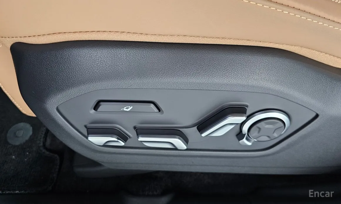Фото 32 - Hyundai Santa Fe