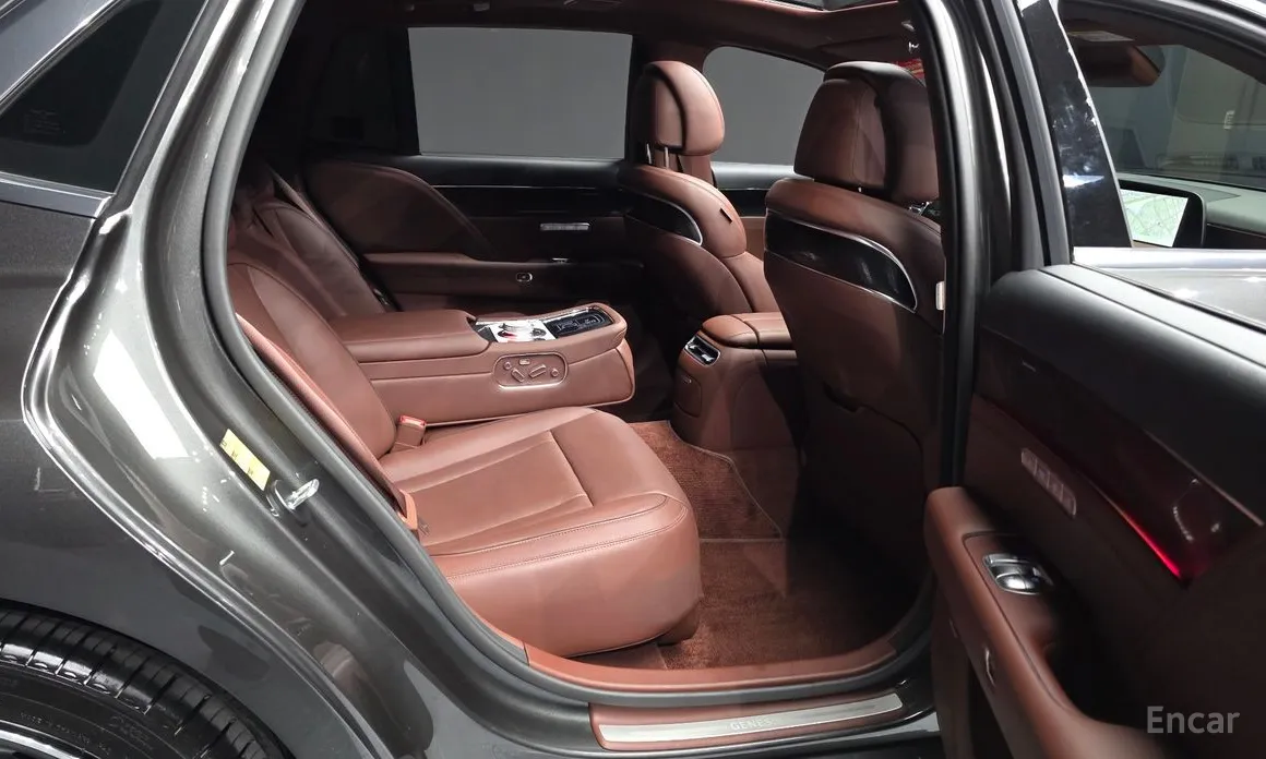 Фото 12 - Genesis G90