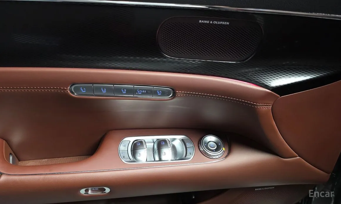 Фото 39 - Genesis G90
